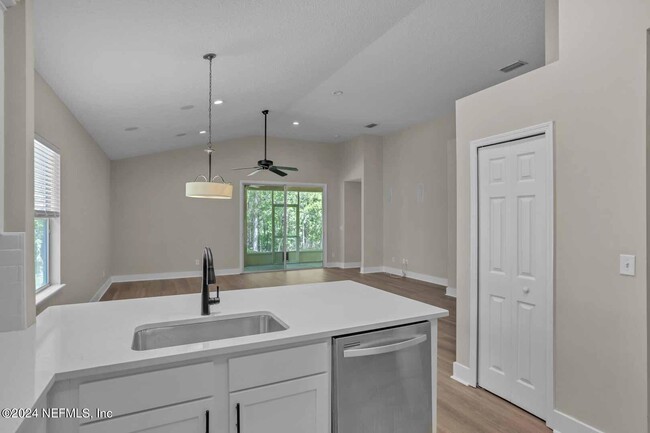Building Photo - 1816 Cross Pointe Way