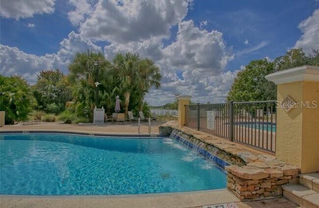 Building Photo - 1515 Legacy Club Dr