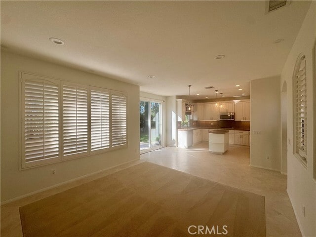 Building Photo - 27935 Hedgeline Dr