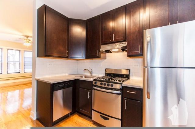 Primary Photo - 2 bedroom in Chicago IL 60657