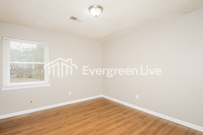 Building Photo - 3316 Sweet Springs Dr