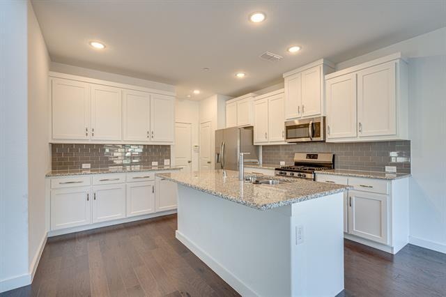 Building Photo - 2725 Splendor Ln