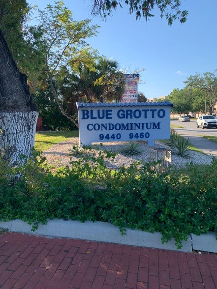 Primary Photo - 9460 Fontainebleau Blvd