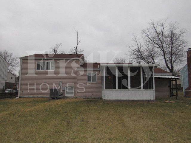 Building Photo - 5507 Armstrong Dr