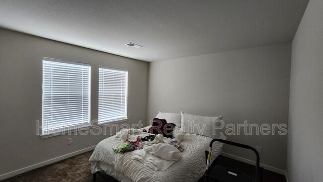 Building Photo - 340 Fox Ln