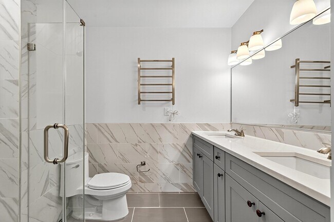 Building Photo - 58 Giles Ave