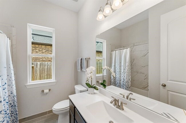 Building Photo - 2311 Jitterbug Ln