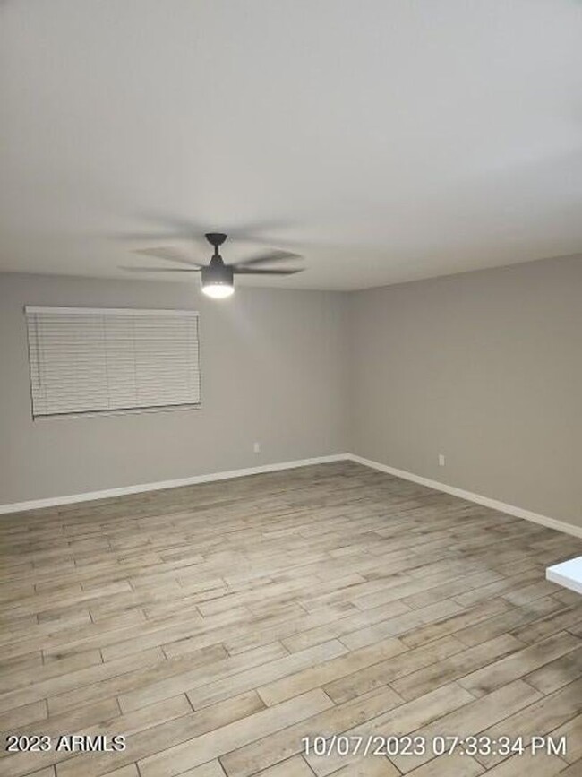 Building Photo - Absolutely Stunning Remodeled 2 Bedroom Co...