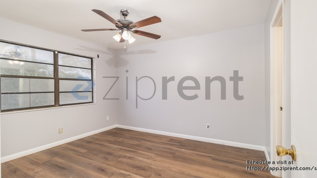 Building Photo - 604 Roselyn Ave