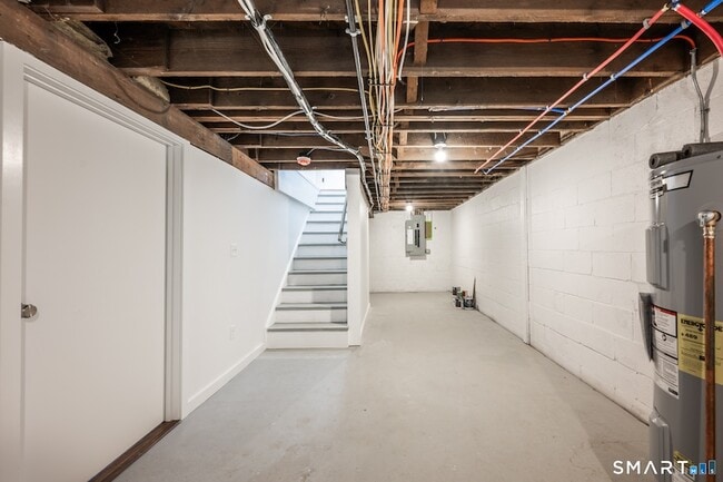 Building Photo - 220 Upper Grassy Hill Rd