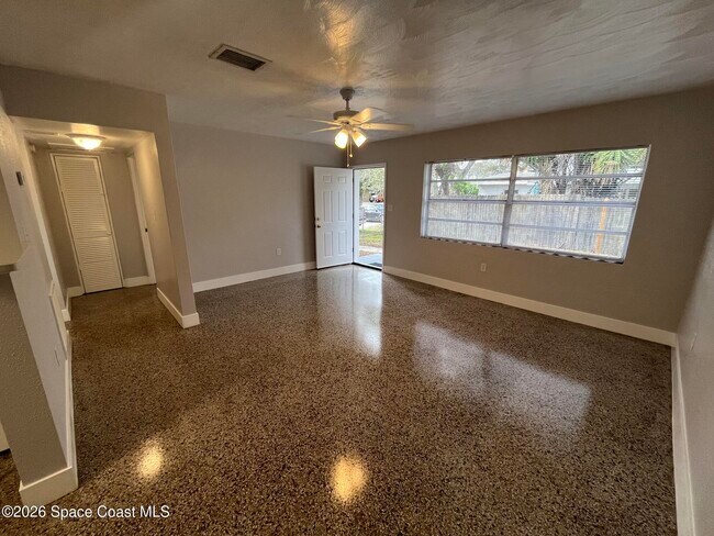 Building Photo - 1805 Guava Ave
