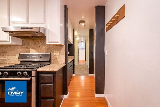 Building Photo - Beautiful 2 Bedroom, 2 Bathroom Condo In C...