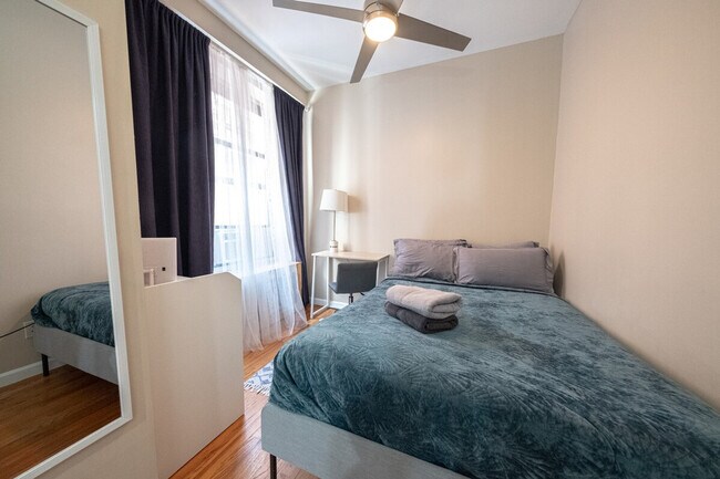 Building Photo - 230 W 113th St