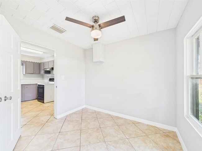 Building Photo - 348 Gordon Ave