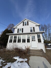 Building Photo - 152 Russell St
