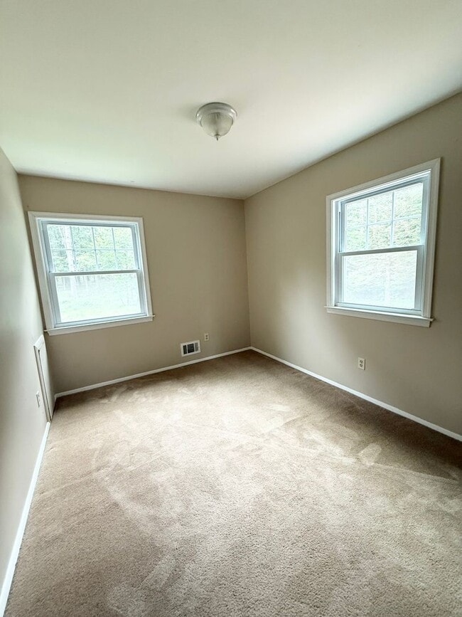 Building Photo - 4 Bedroom Colonial SFH - Reisterstown