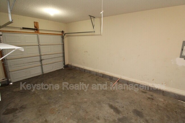 Building Photo - 3289 N Senseney Cir