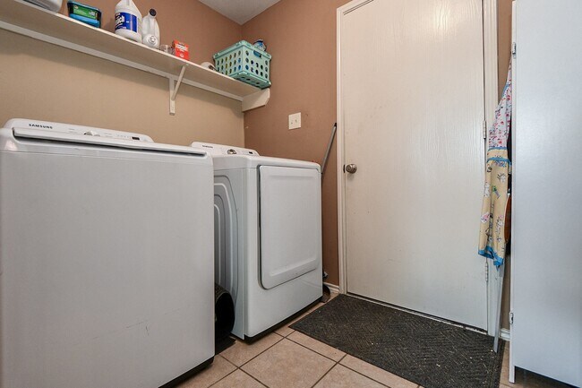 Building Photo - 17311 Wigeon Way Dr