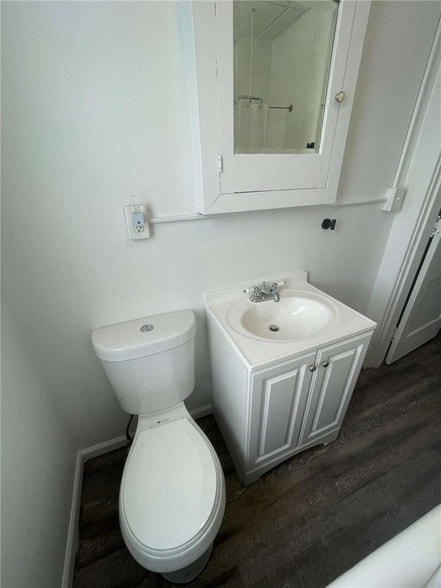 Building Photo - 136 S Spring Ave