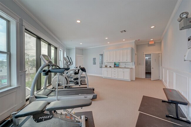 Building Photo - 2802 Morrison St