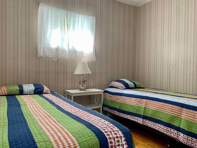 Building Photo - 67 Cable