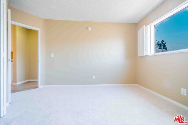 Building Photo - 11871 Idaho Ave