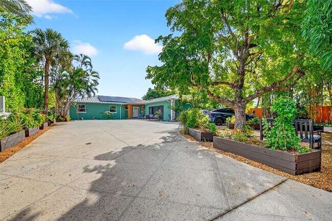 Building Photo - 2910 N Flagler Dr