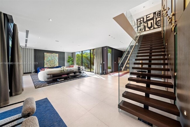 Building Photo - 4585 Nautilus Dr