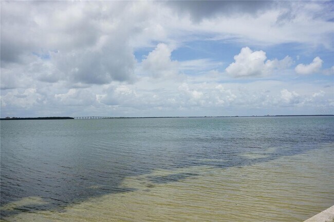 Building Photo - 6322 Palma Del Mar Blvd S