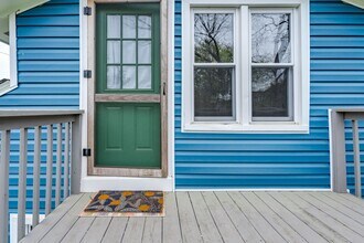 Building Photo - Well established neighborhood in prime loc...