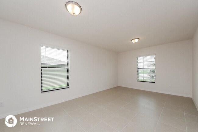 Building Photo - Newly Built in The Ridge @ Swan Lake!