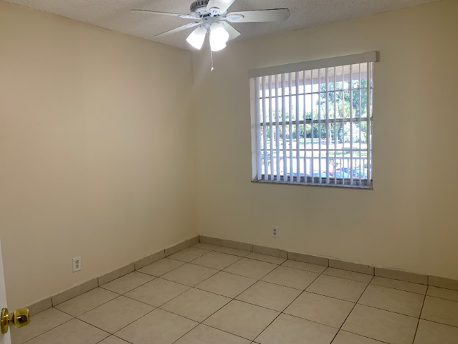 Building Photo - 8431 Royal Palm Blvd
