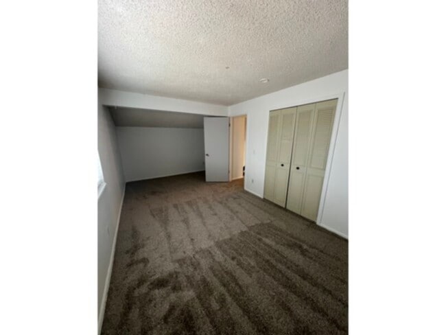 Building Photo - 7644 S Holland Way