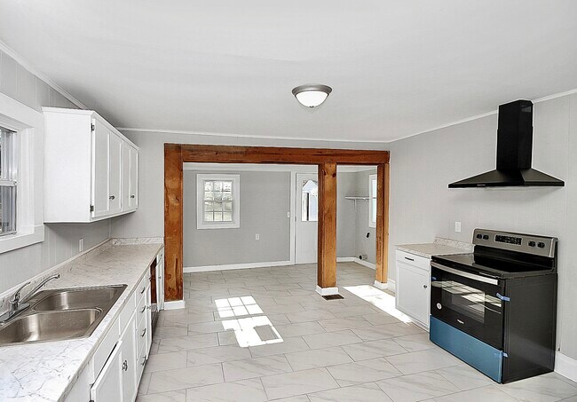 Building Photo - 209 Fairdale St