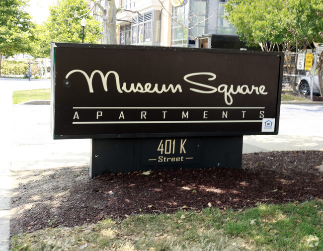 Building Photo - Museum Square One