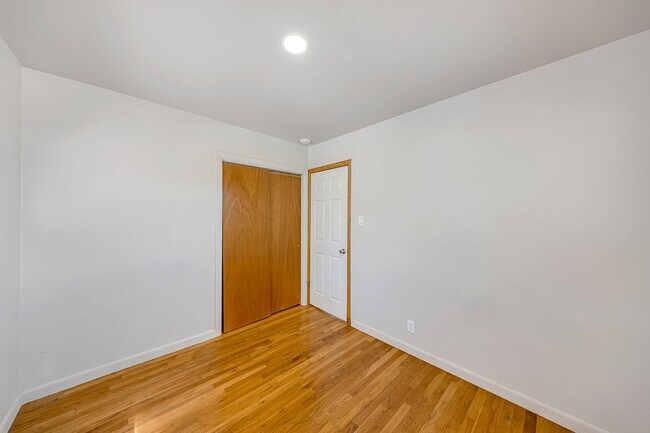 Building Photo - 1350 N 17th St