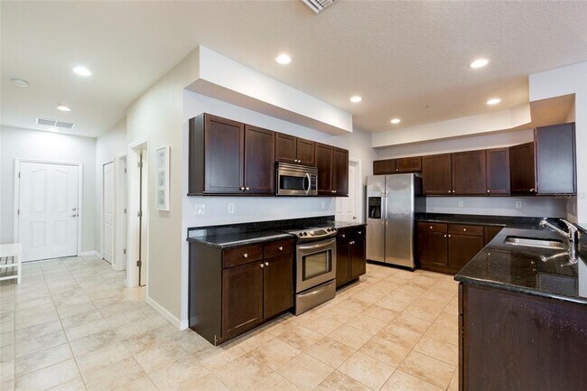 Building Photo - 636 Wells Ct