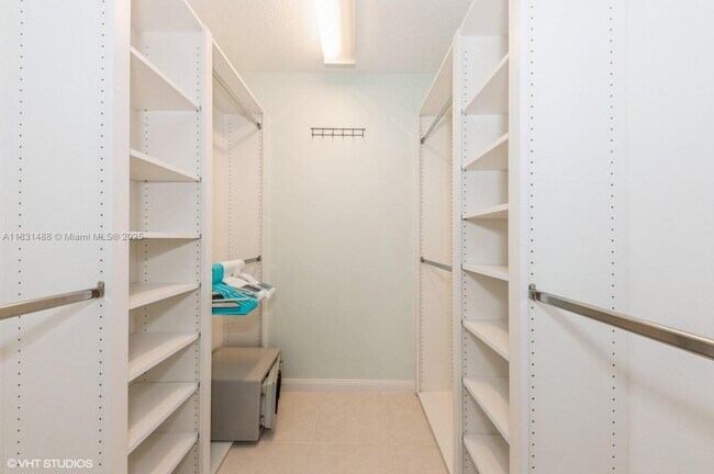 Building Photo - 8163 Montserrat Pl
