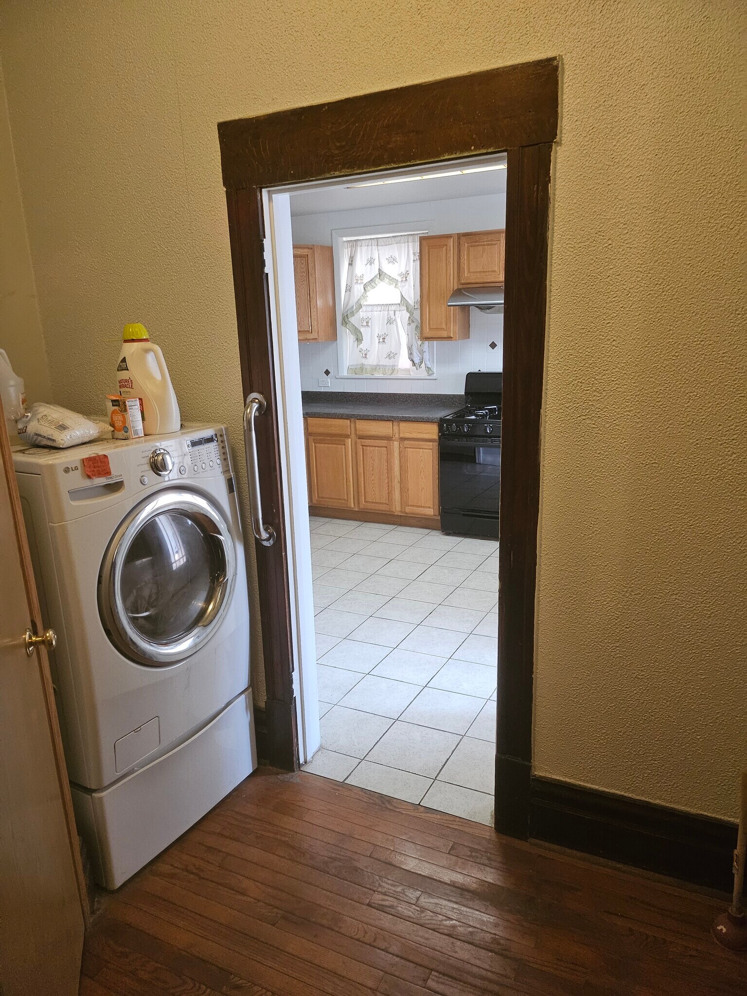 Laundry - 2974 S Loomis St