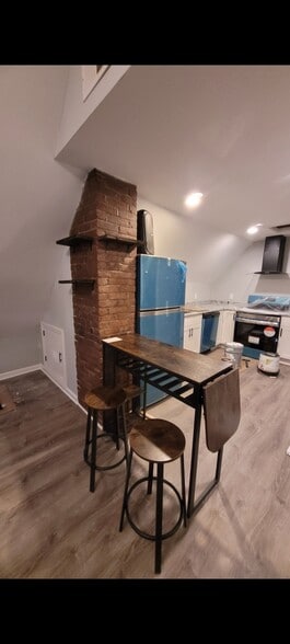 Building Photo - 11 Maple Ave