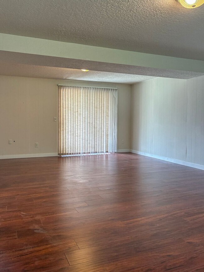 Building Photo - Beaverton Home Available ! Inquire today for a tour !