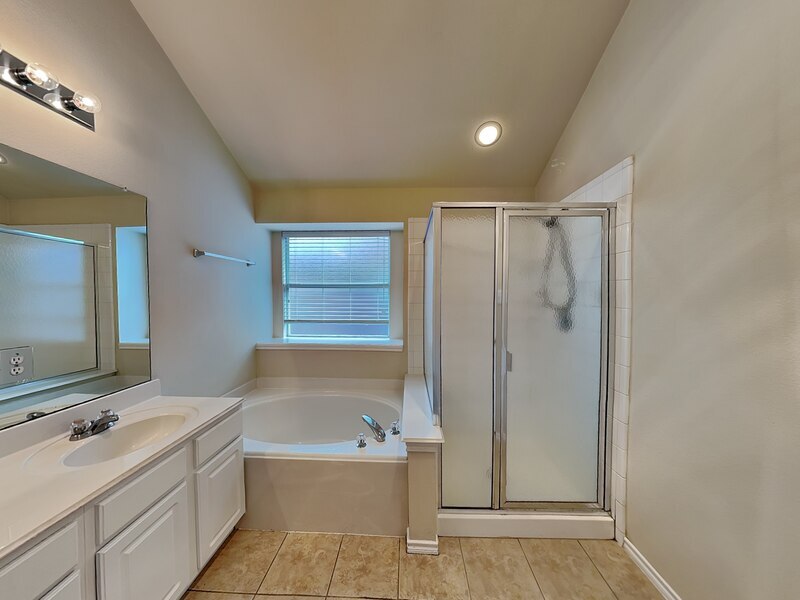 Building Photo - 1905 Sharpsbury Dr