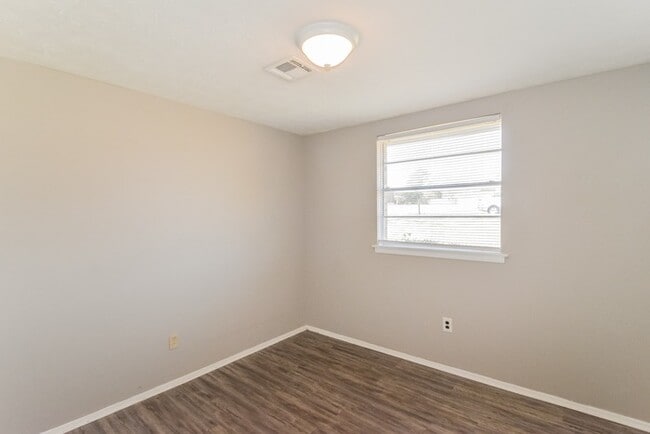 Building Photo - Pleasant 3 Bedroom in Prattville