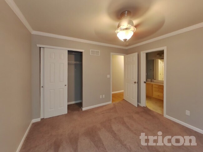 Building Photo - 4331 Clearbrook Ln