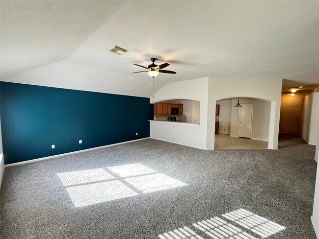 Building Photo - 29022 Fox Fountain Ln