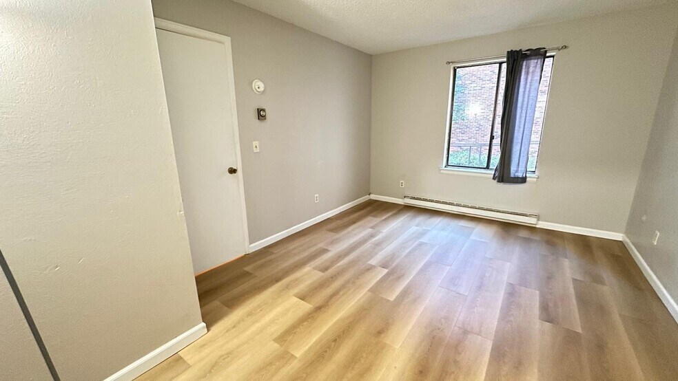 Building Photo - 14740 E Kentucky Dr