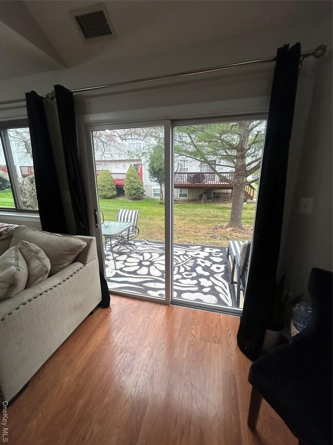 Building Photo - 36 Sycamore Ct