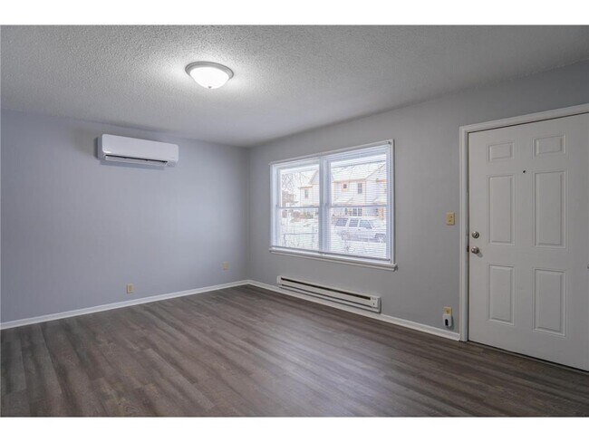 Building Photo - 5048 N Girard Ave