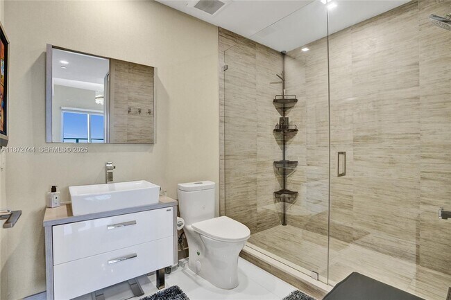 Building Photo - 1100 Biscayne Blvd