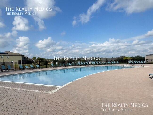 Building Photo - 2331 Gifford Dr